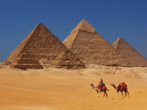 Giza Pyramids and Sphinx architecture